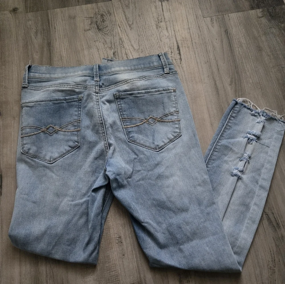 Mudd FLX Stretch Light Wash Low Rise Skinny Ripped Distressed Jeans Junior 9 - Picture 2 of 10